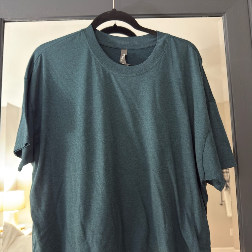 Vuori Teal Cropped Tee